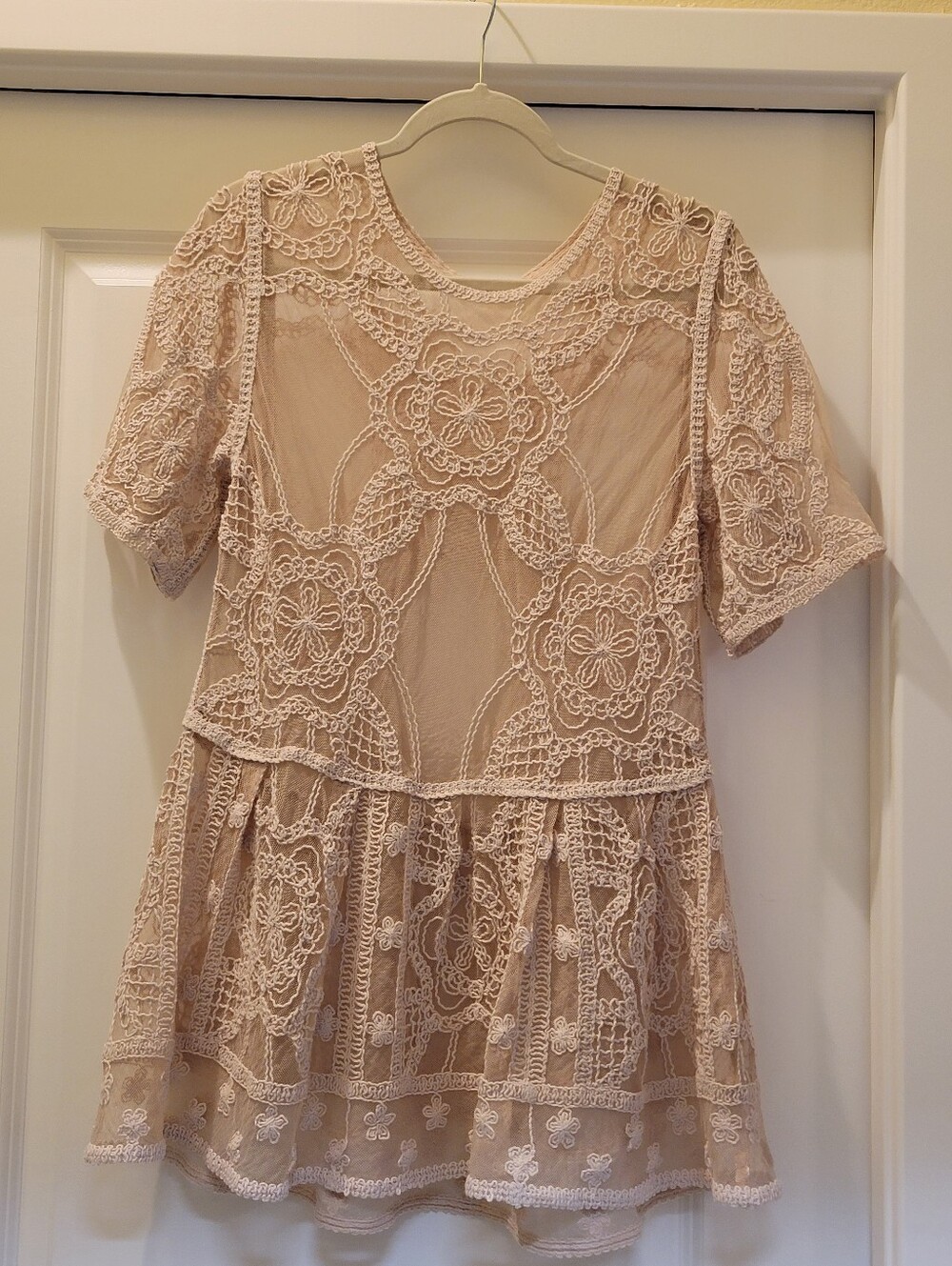 Bohemian Style,Delicate Blush Lace Peplum Top,Sort Sleeves.